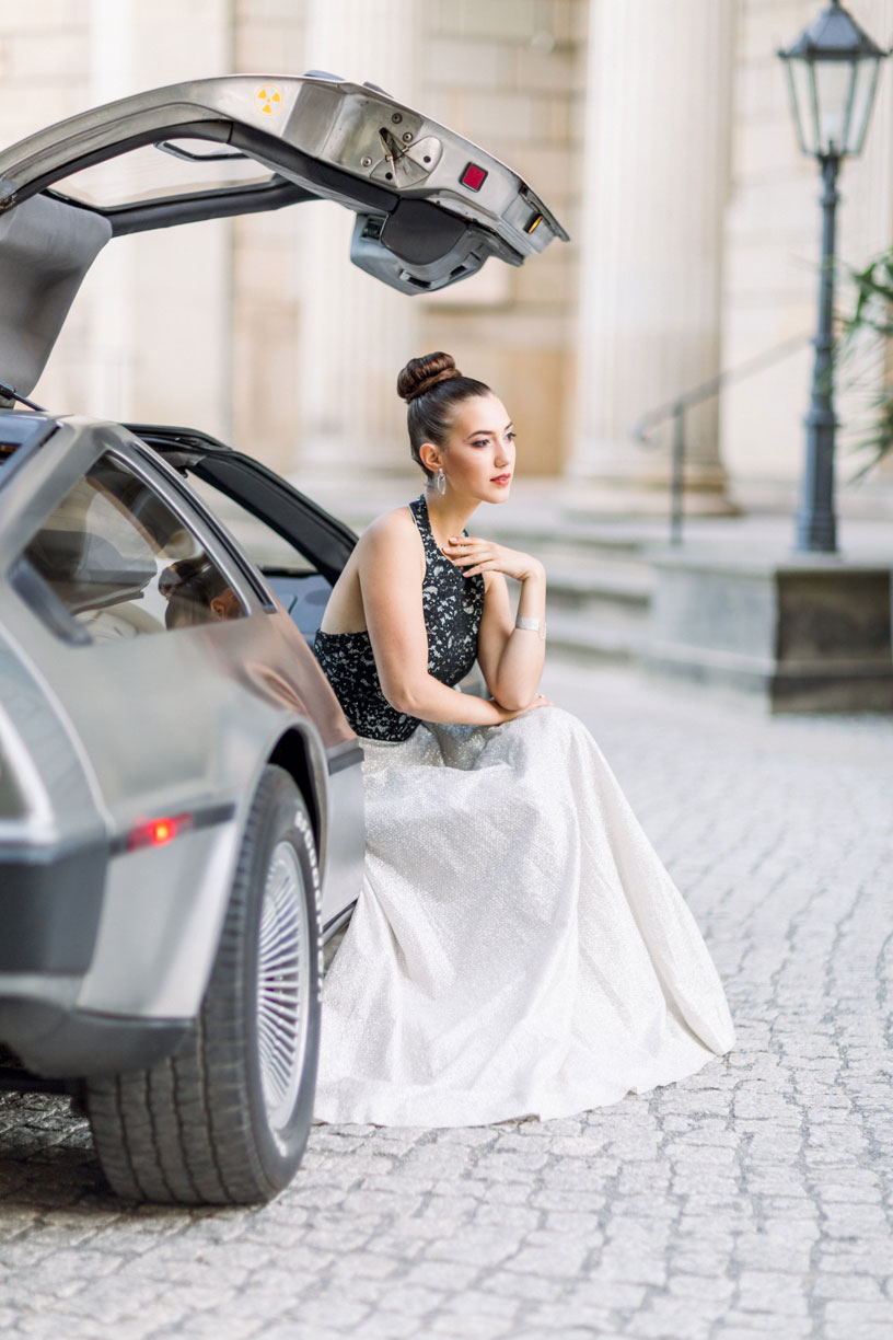 Braut im Delorean